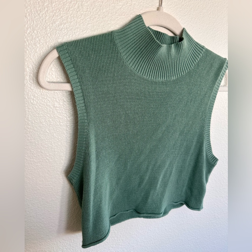 Green Sweater Tank - Picture 2 of 6